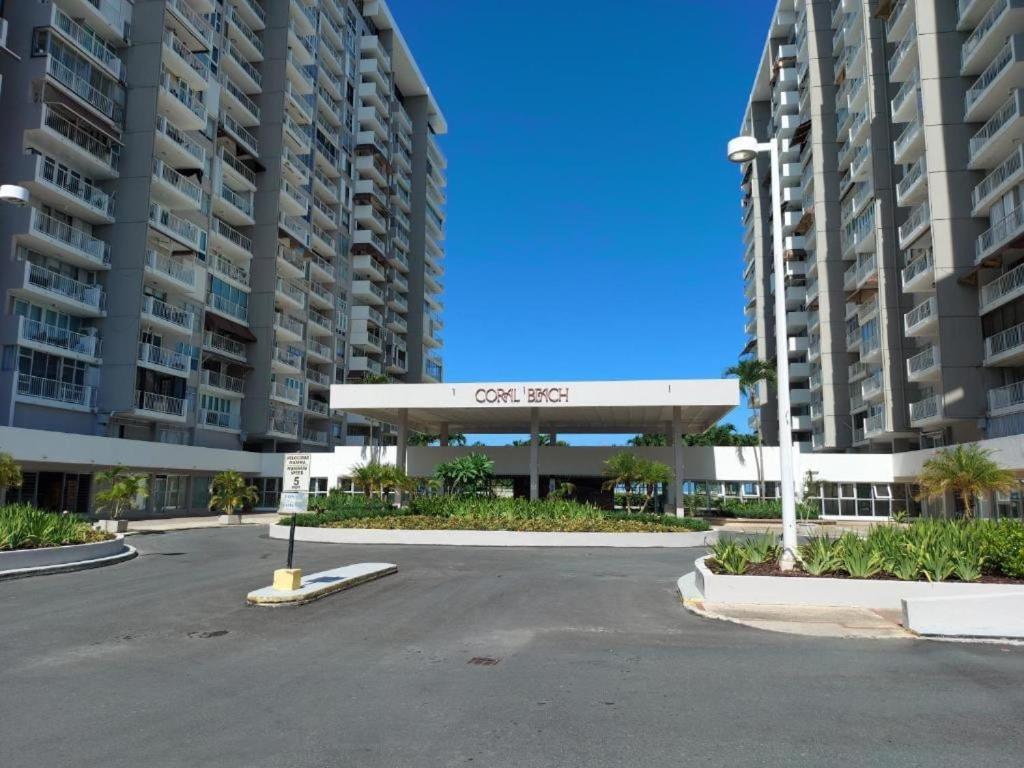 Isla Verde Beachfront With Pool- Near Foxwoods San Juan Exterior foto