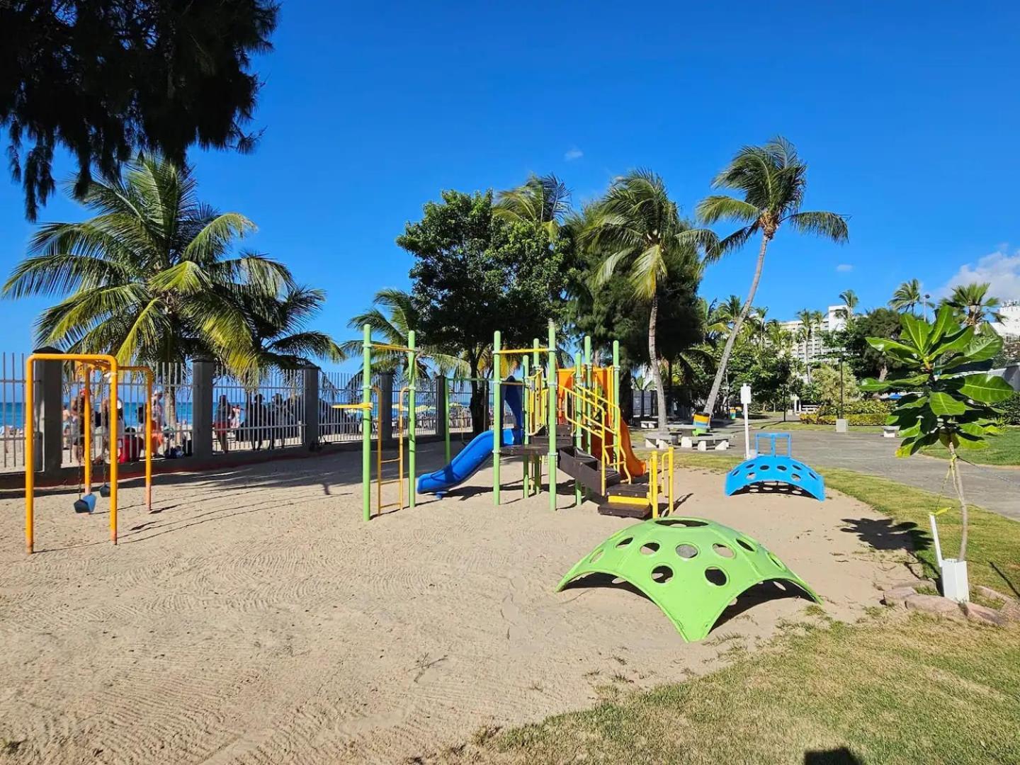 Isla Verde Beachfront With Pool- Near Foxwoods San Juan Exterior foto